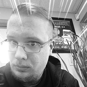 Meet your Posher, Dennis